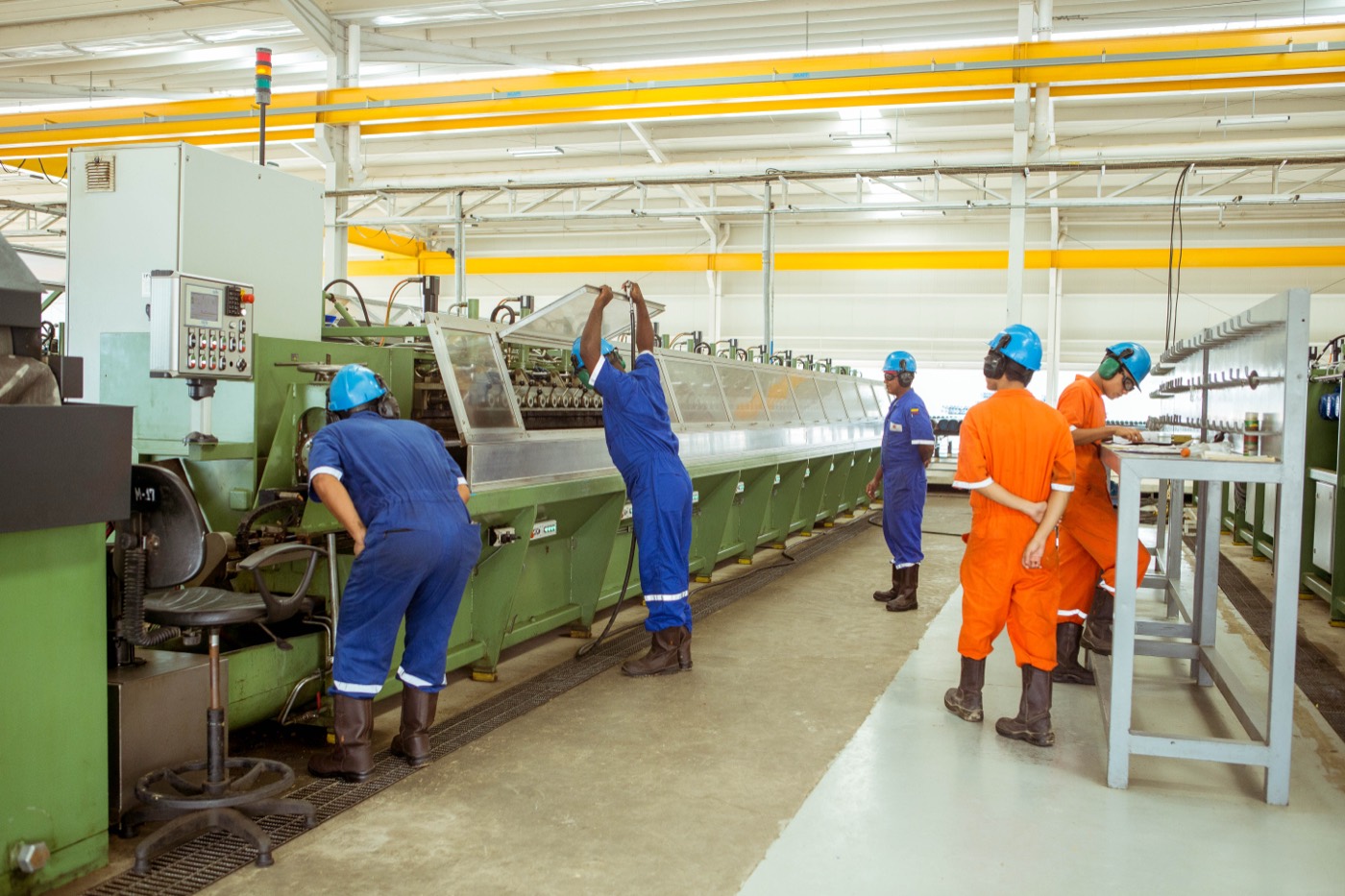 The crew at the slotting line